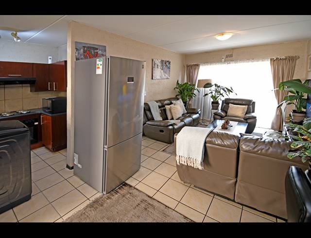 1 BEDROOM APARTMENT FOR SALE IN FERNDALE